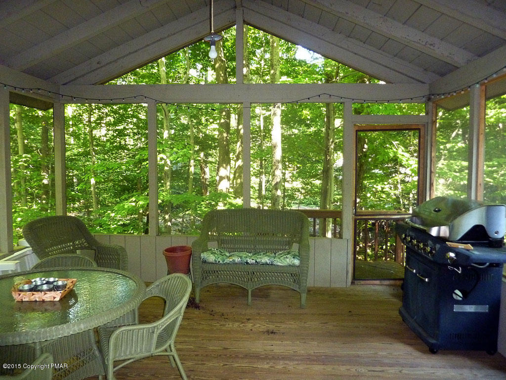 2134 Blue Ox Road Pocono Pines, PA 18350 - Photo 8 of 28 HochbergScreenedPorch