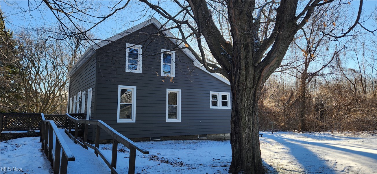 5258 Lockwood Road Madison, OH 44057 - Photo 33 of 39 Side of home with ramp