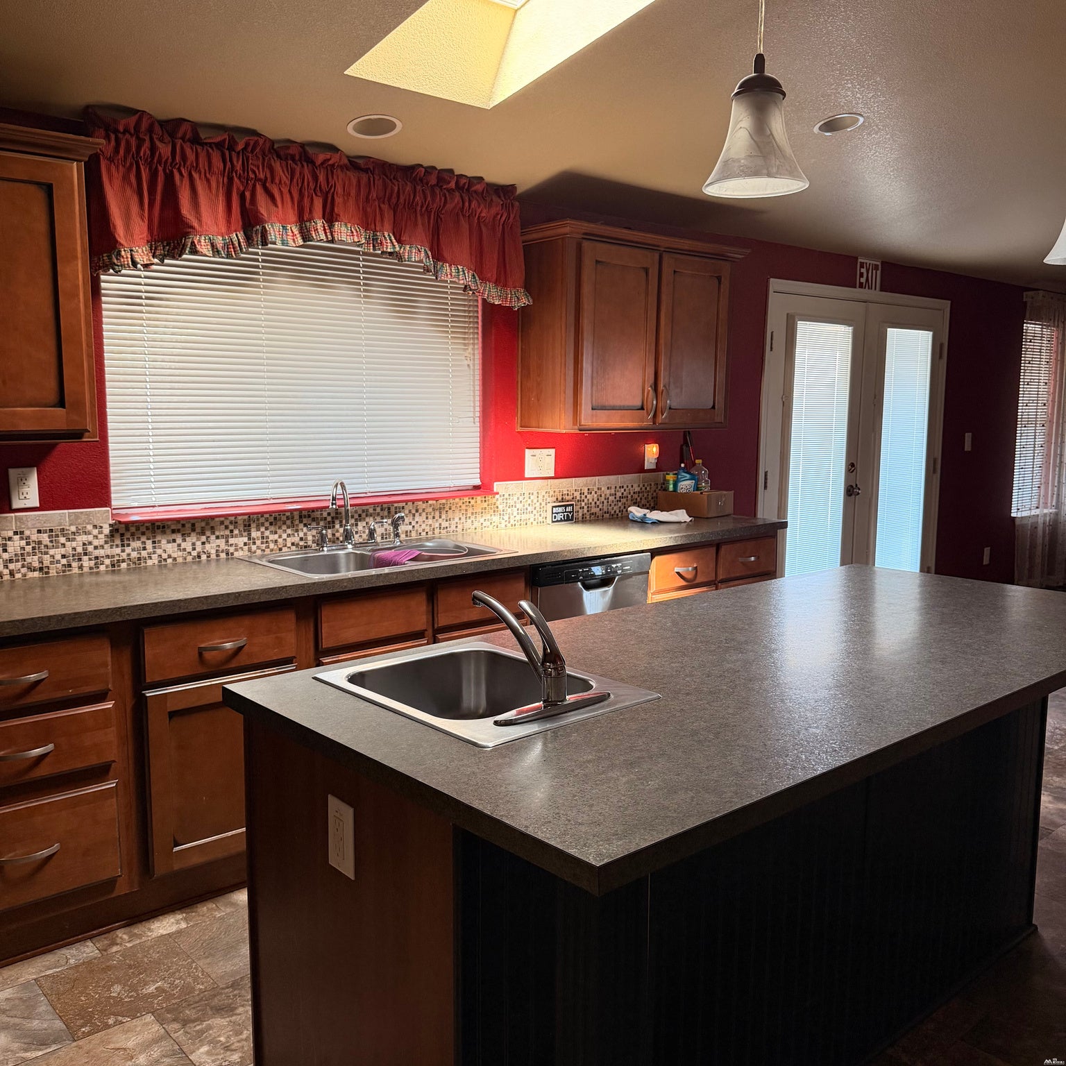 108 Crestview Road Gallup, NM 87301 - Photo 19 of 33 Gallery Image 19