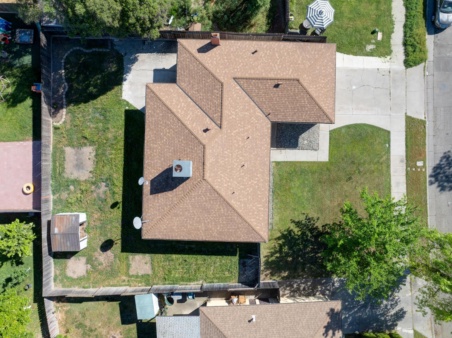 1673 Sacramento Drive Merced, CA 95348 - Photo 29 of 35 a view of a house with pool and sitting area