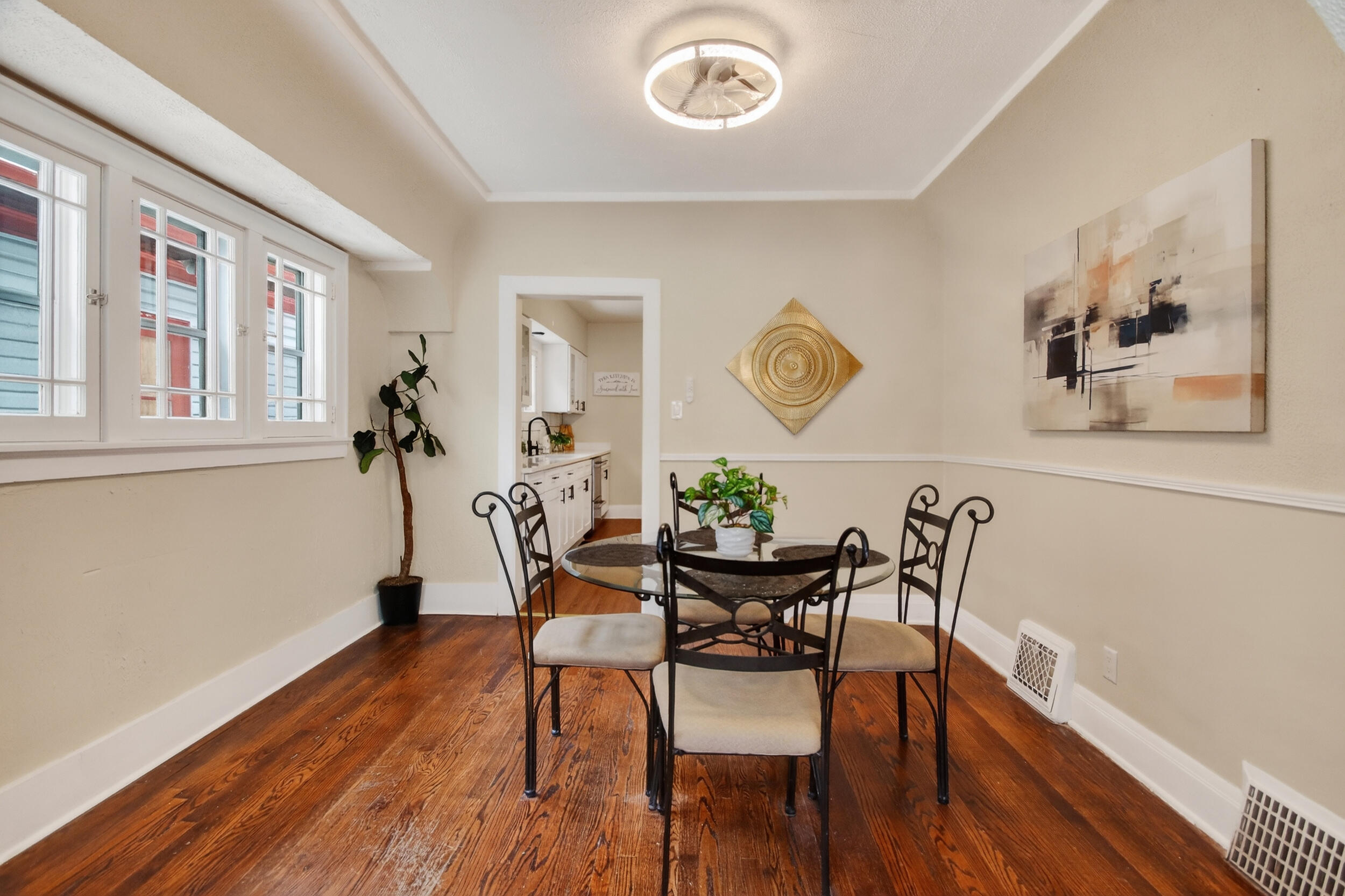 5535 North 40th Street Milwaukee, WI 53209 - Photo 5 of 42 DINING ROOM