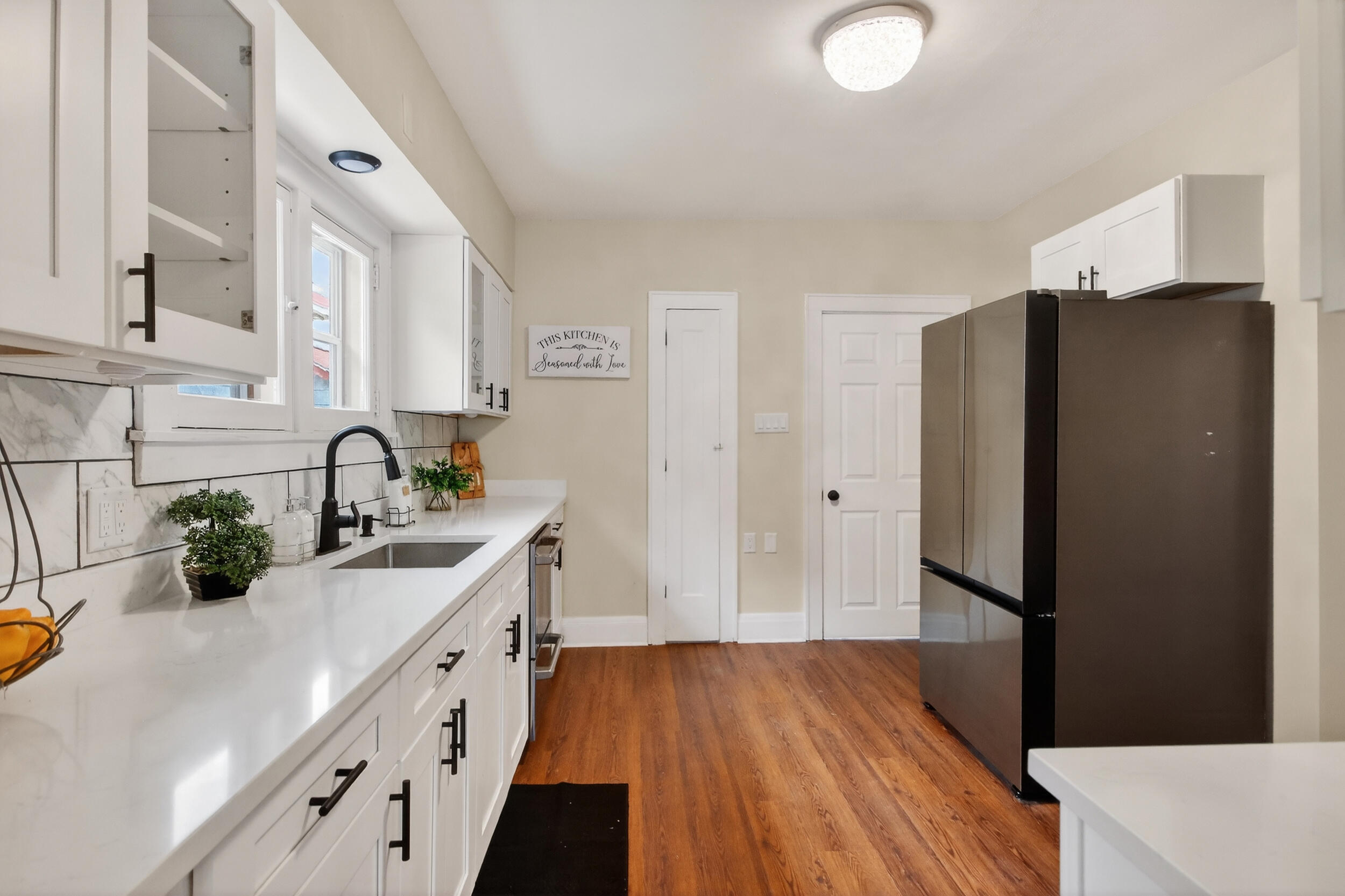 5535 North 40th Street Milwaukee, WI 53209 - Photo 8 of 42 KITCHEN