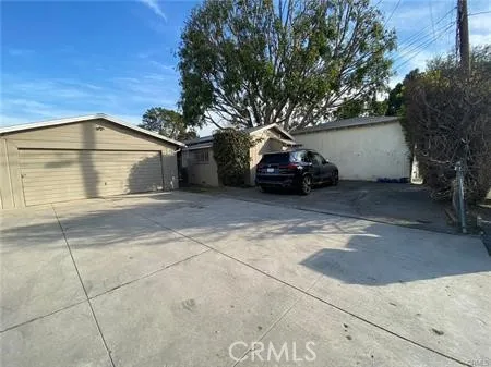$2,800 | 4845 1/2 Agnes Avenue, Valley Village, CA 91607