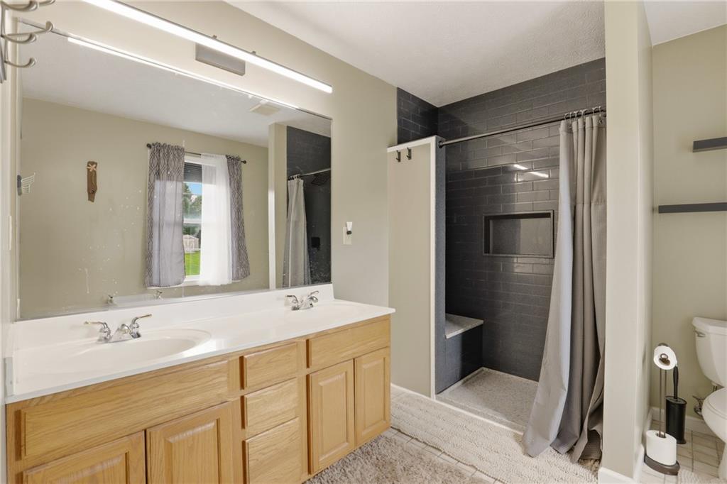 104 Rani Way Somerset, PA 15501 - Photo 24 of 47 Primary bathroom