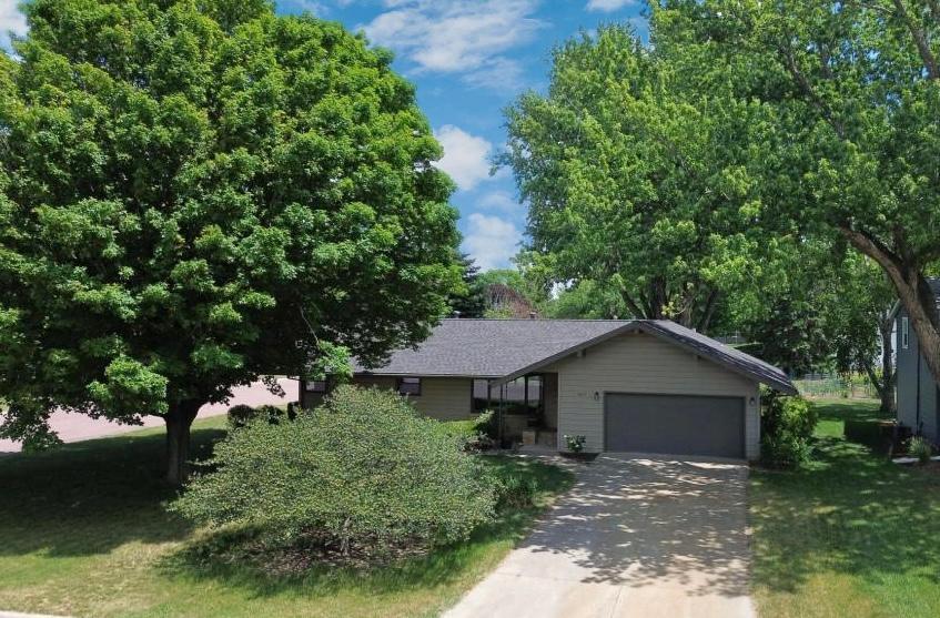 403 South Paffrath Avenue Springfield, MN 56087 - Photo 2 of 63