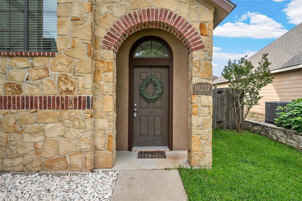 10237 Condor Loop Waco, TX 76708 - Photo 2 of 25