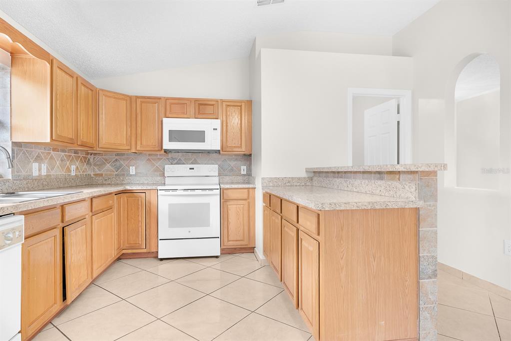 316 Colony Court Kissimmee, FL 34758 - Photo 16 of 25