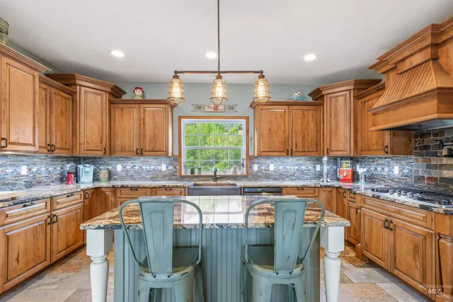 $699,999 | 643 Adams Road, Orofino, ID 83544