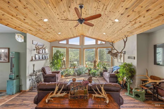 $699,999 | 643 Adams Road, Orofino, ID 83544