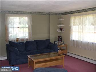 420 Tanner Road Hatboro, PA 19040 - Photo 2 of 6 Living Room