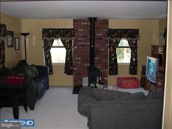 420 Tanner Road Hatboro, PA 19040 - Photo 4 of 6 Family Room