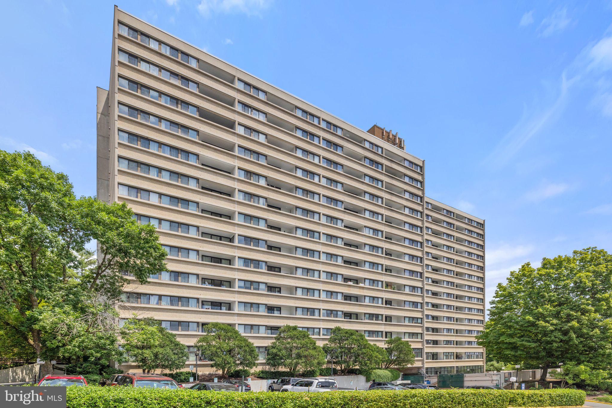 5911 Edsall Road, Unit 310 Alexandria, VA 22304 - Photo 1 of 34 Gallery Image 1