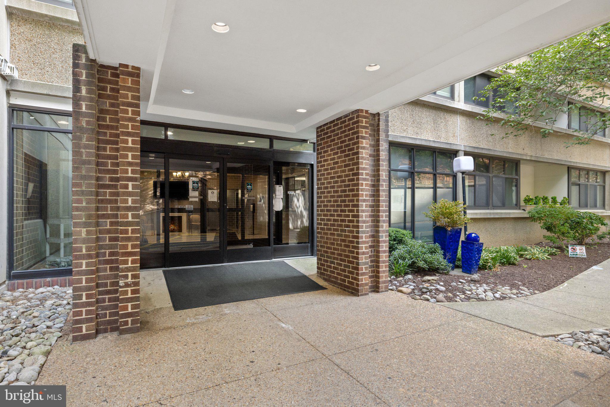 5911 Edsall Road, Unit 310 Alexandria, VA 22304 - Photo 3 of 34 Gallery Image 3