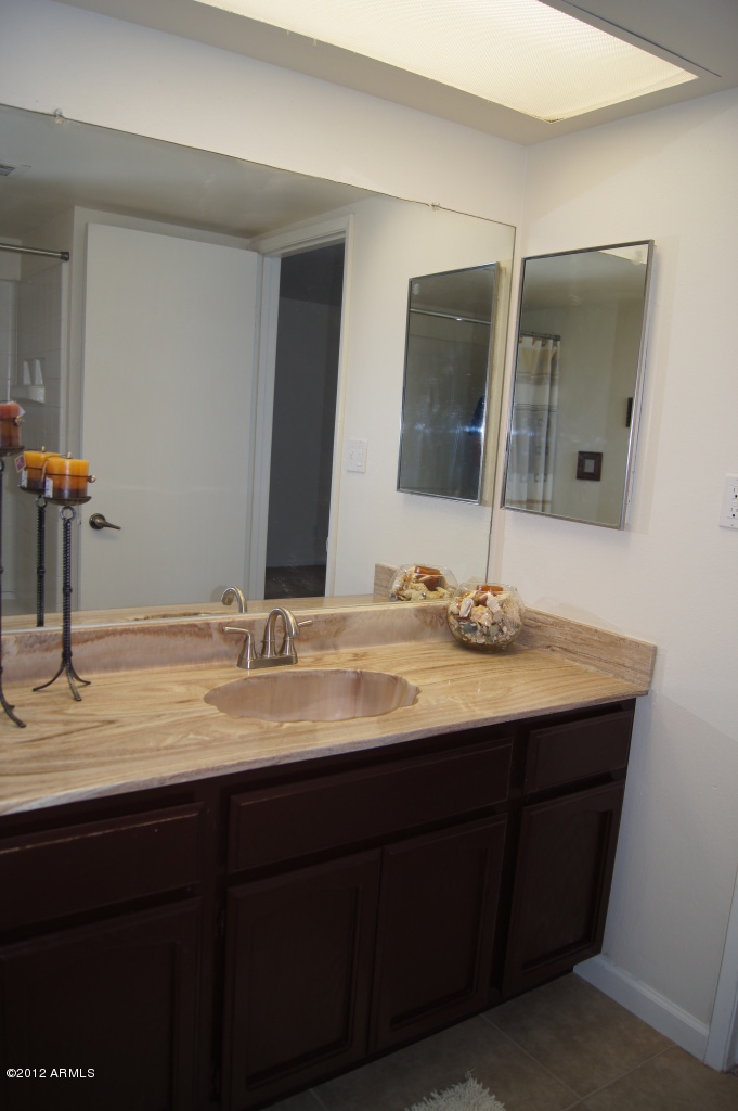 4201 West Hearn Road Phoenix, AZ 85053 - Photo 11 of 19 14