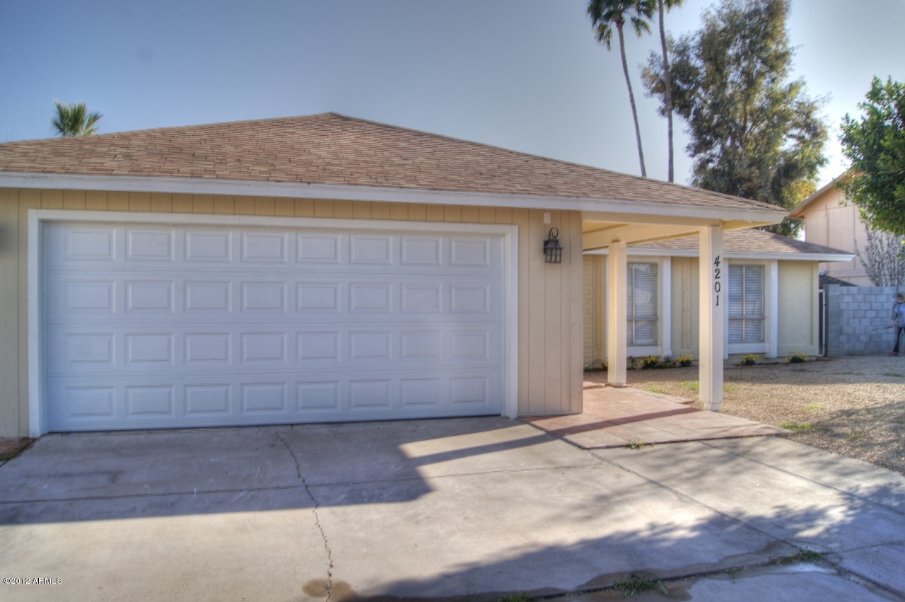 4201 West Hearn Road Phoenix, AZ 85053 - Photo 3 of 19 3