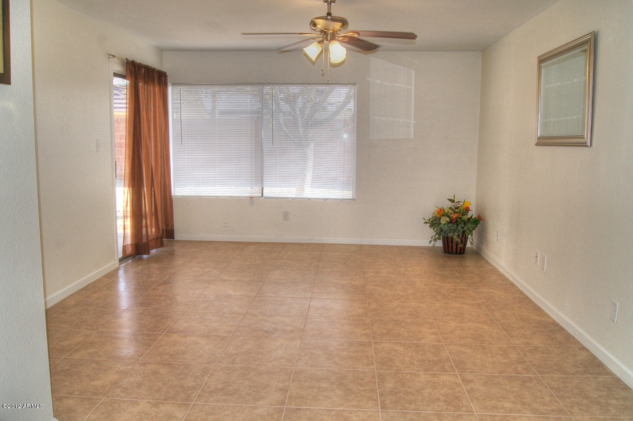 4201 West Hearn Road Phoenix, AZ 85053 - Photo 4 of 19 10