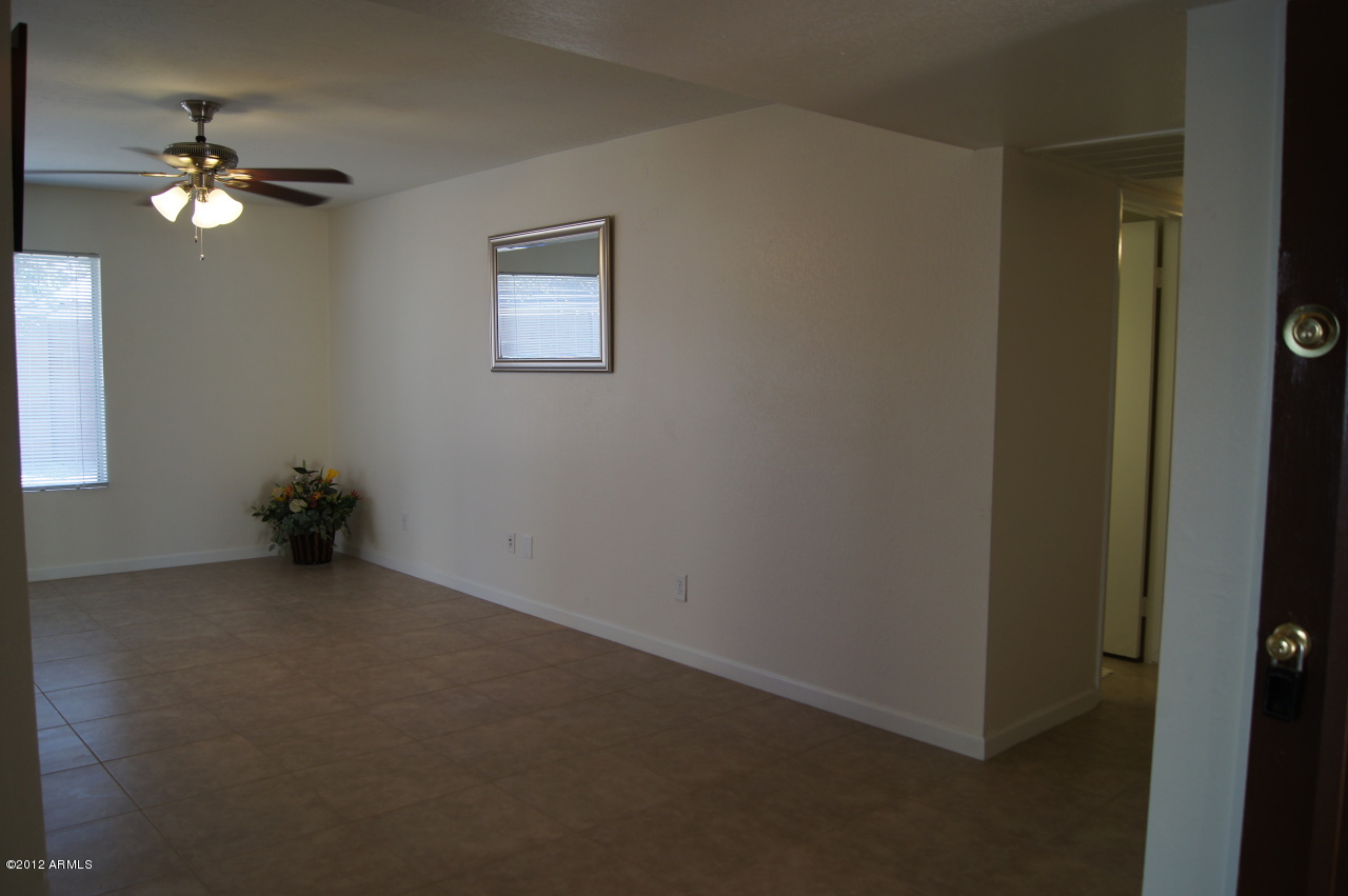 4201 West Hearn Road Phoenix, AZ 85053 - Photo 7 of 19 20