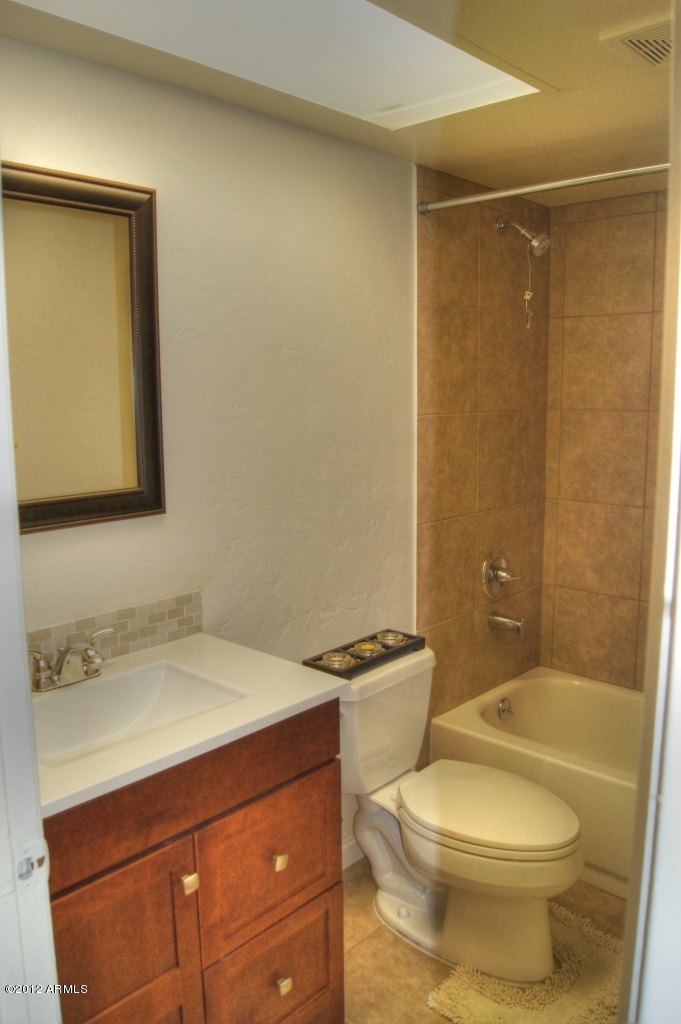 4201 West Hearn Road Phoenix, AZ 85053 - Photo 10 of 19 7