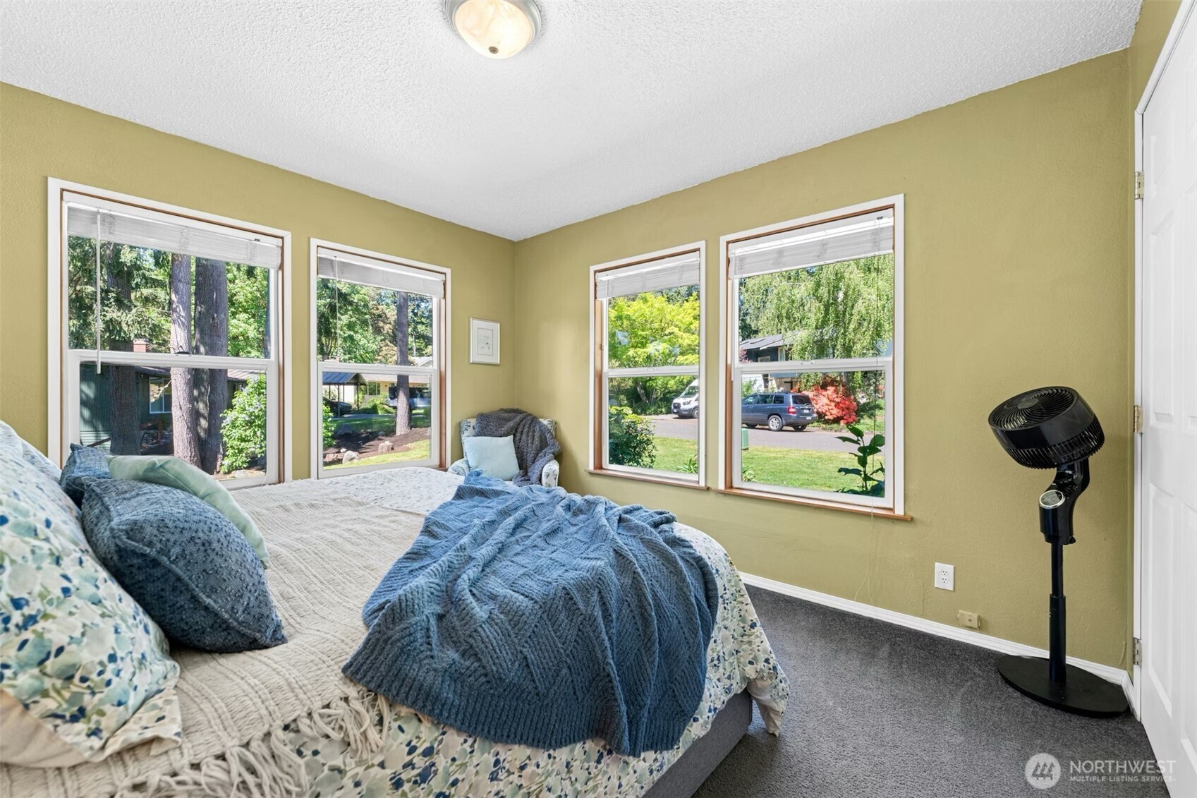 711 Eagle Cliff Road Northeast Bainbridge Island, WA 98110 - Photo 11 of 31