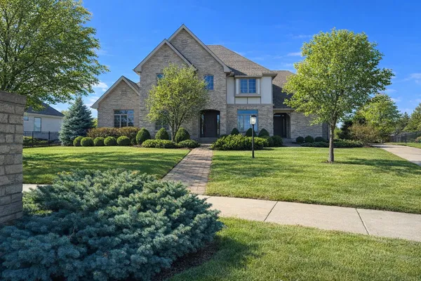 $790,000 | 2610 East Castlerock Drive, Urbana, IL 61802