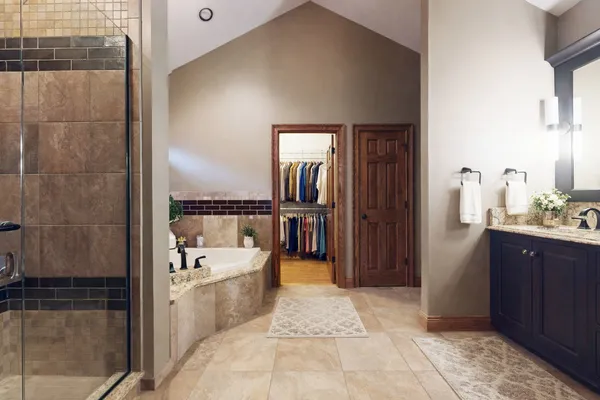 $790,000 | 2610 East Castlerock Drive, Urbana, IL 61802