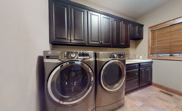 $790,000 | 2610 East Castlerock Drive, Urbana, IL 61802