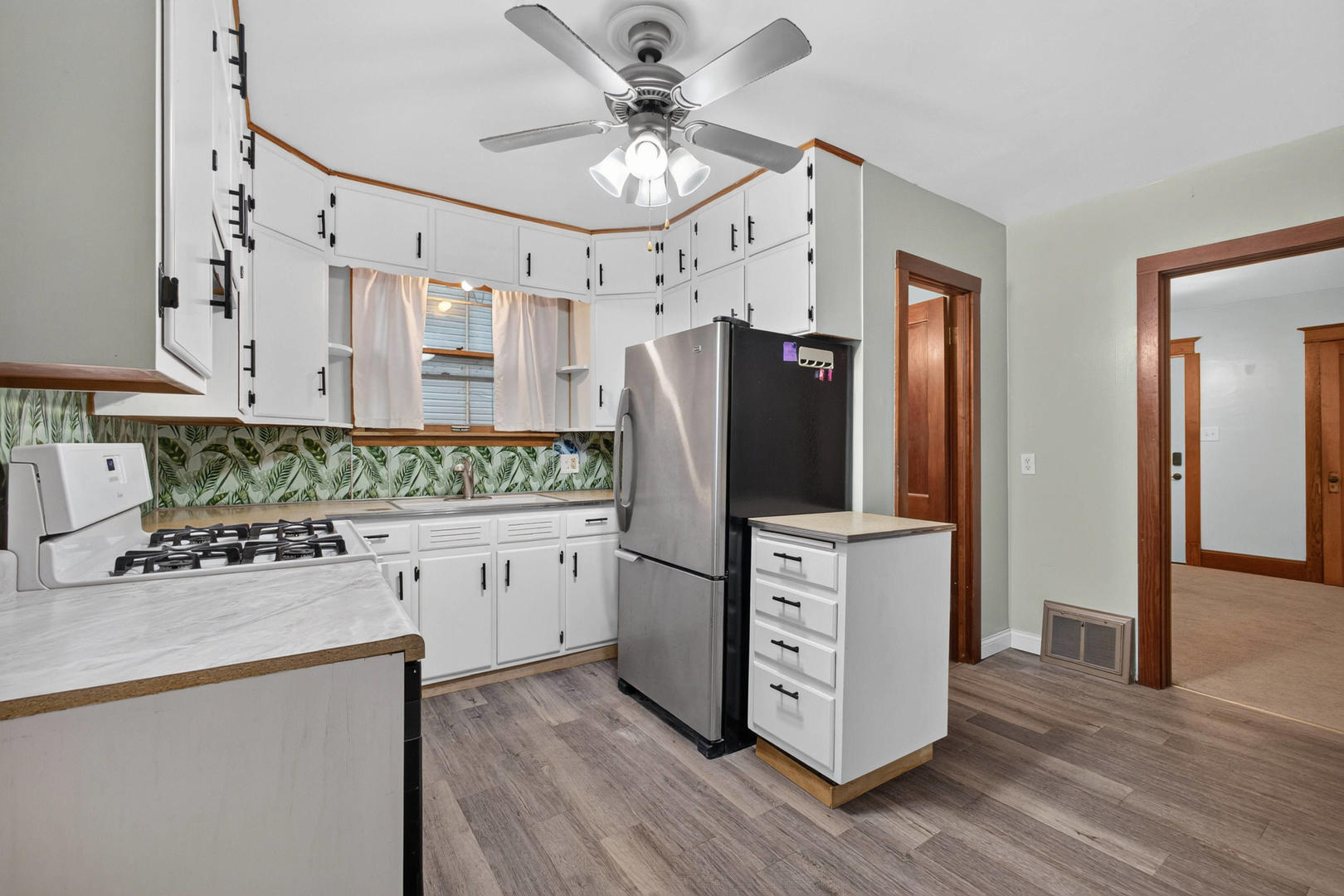1913 10th Street Moline, IL 61265 - Photo 14 of 34