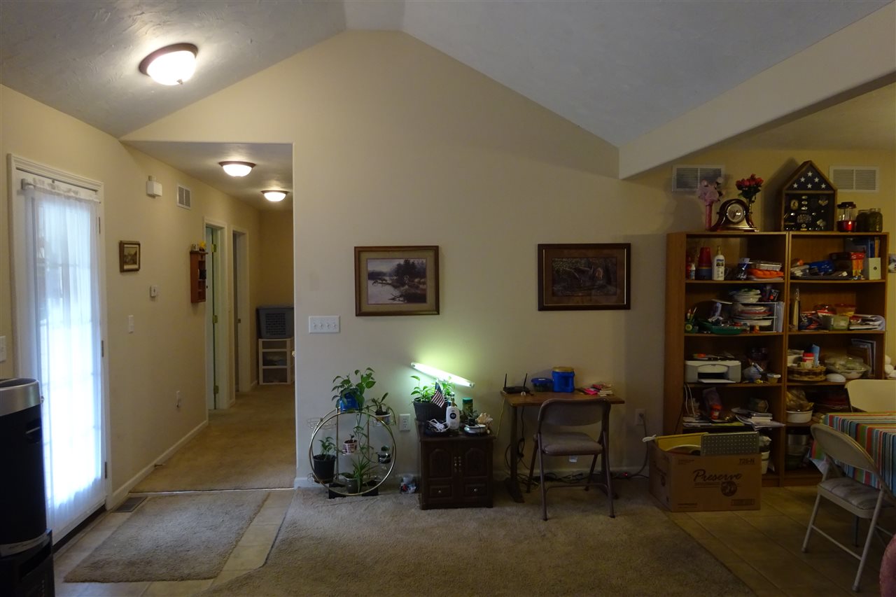 2815 Wabash Avenue Rochester, IN 46975 - Photo 6 of 32