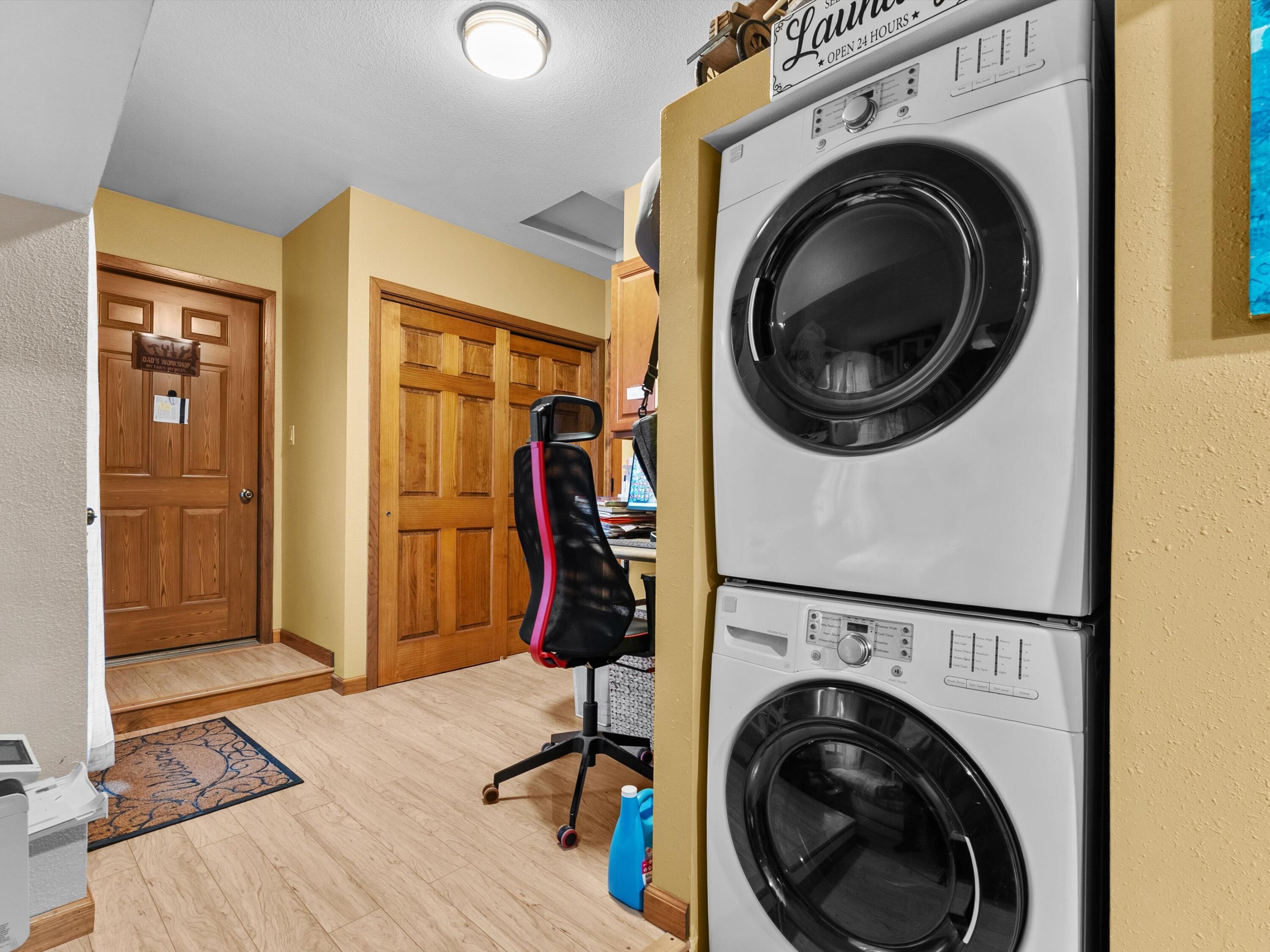 265 Lincoln Avenue Cleveland, WI 53015 - Photo 8 of 24 1st Floor Laundry