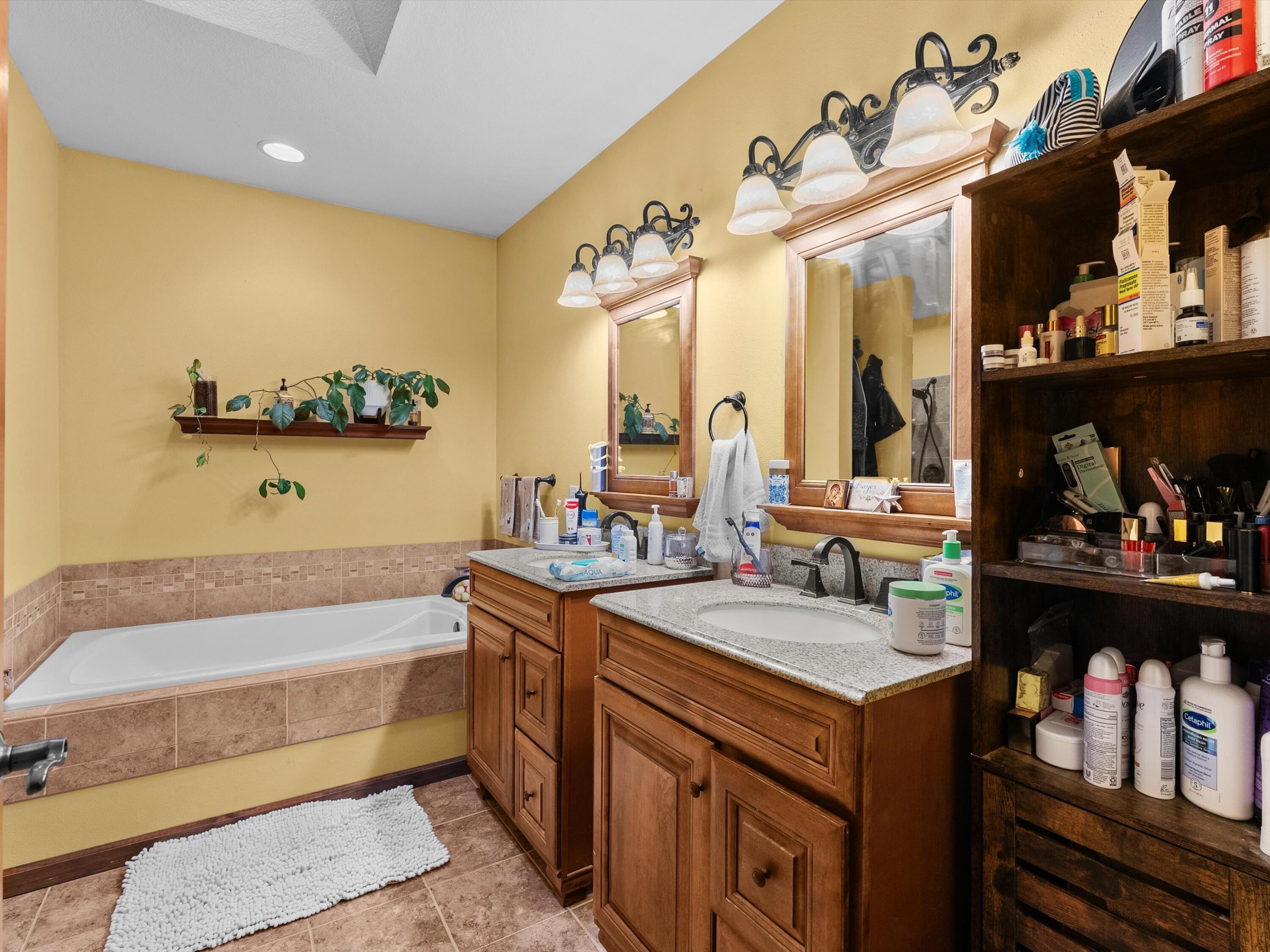 265 Lincoln Avenue Cleveland, WI 53015 - Photo 11 of 24 MBR View 1