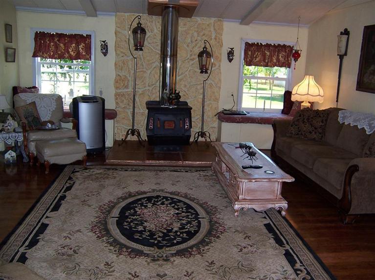2784 Merlin Road Grants Pass, OR 97526 - Photo 22 of 31 Family Room - Certified Wood Stove - New