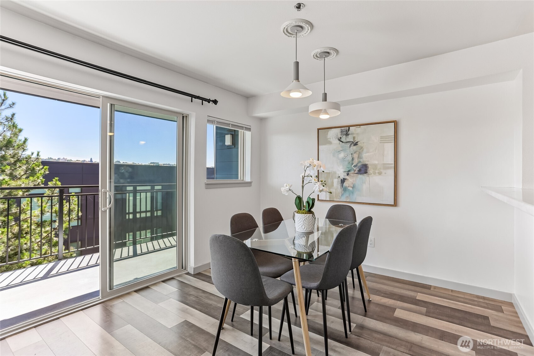701 Galer Street, Unit 813 Seattle, WA 98109 - Photo 10 of 40