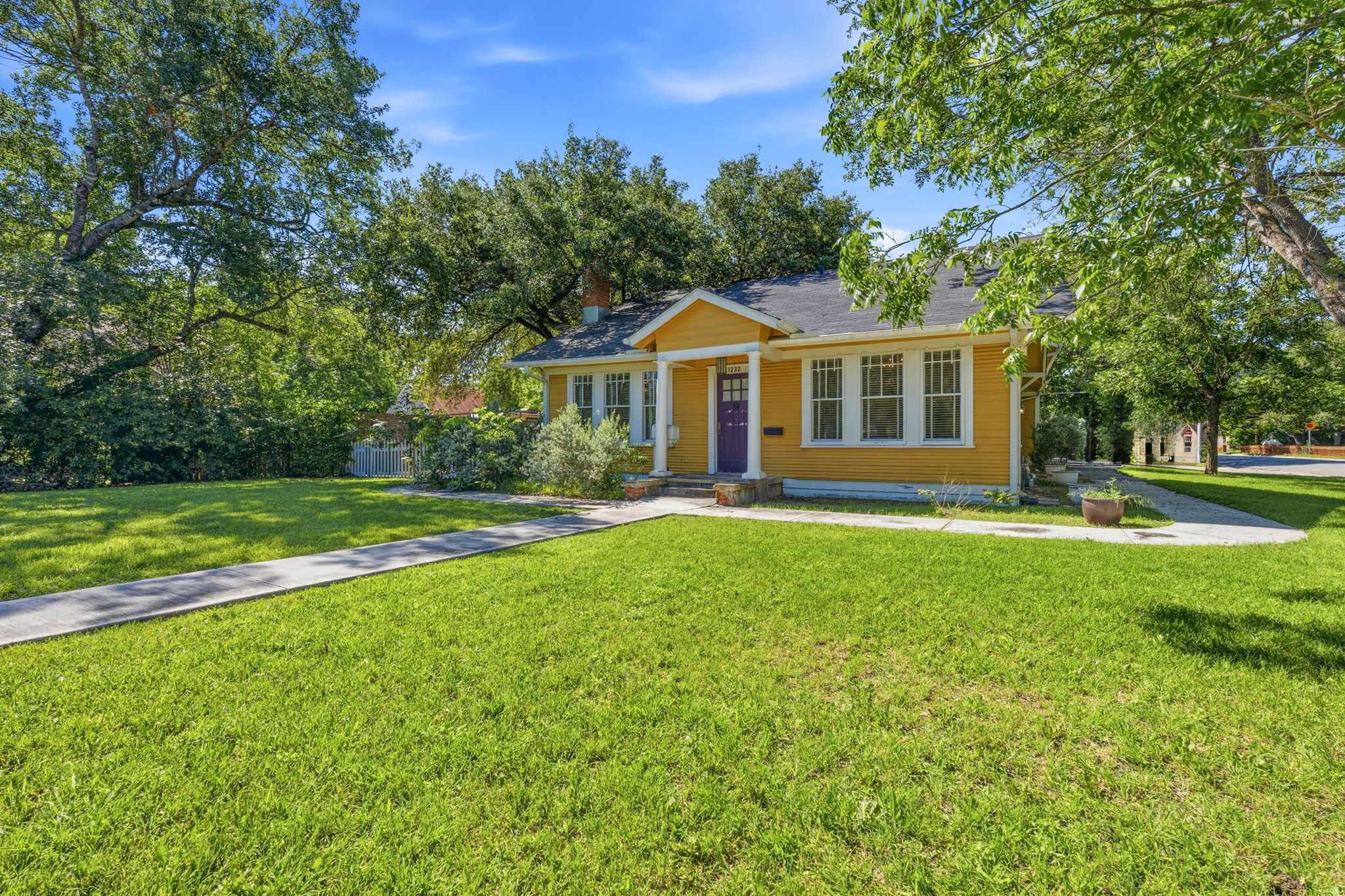 1232 Spruce Lockhart, TX 78644 - Photo 2 of 39