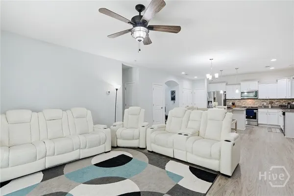 $2,550 | 17 Crown Court, Richmond Hill, GA 31324