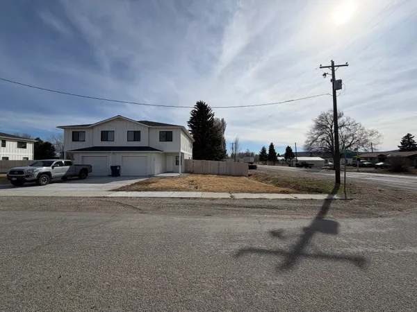 $629,000 | 3 Carey Avenue, Unit A & B, Carey, ID 83320