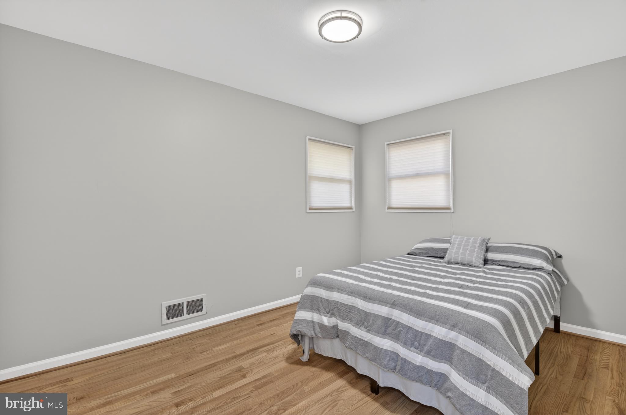 2016 Cascade Road Silver Spring, MD 20902 - Photo 28 of 37
