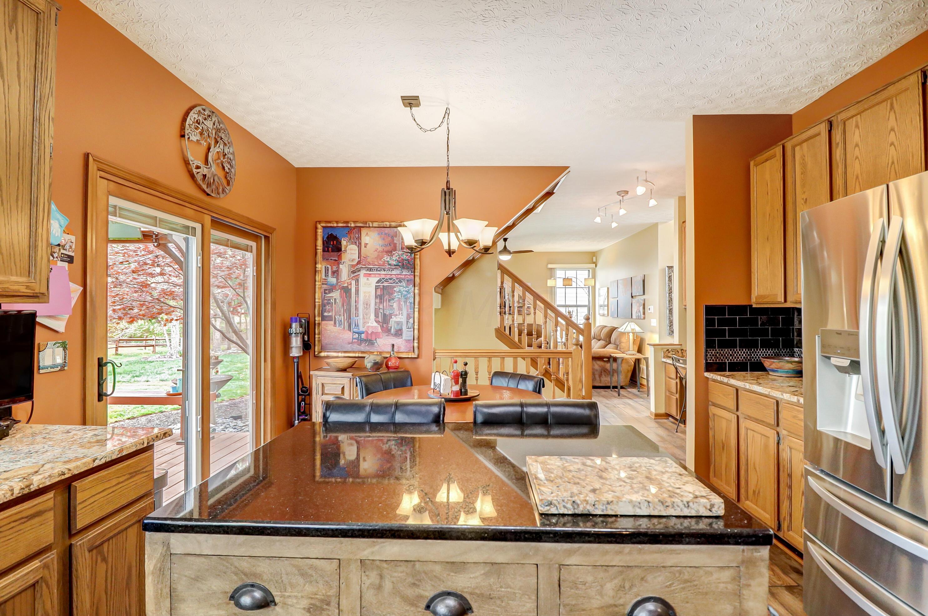 2376 Willis Road Dublin, OH 43016 - Photo 19 of 40 Kitchen