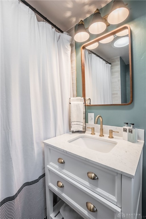 1833 East David Road Kettering, OH 45440 - Photo 26 of 47 Primary bathroom