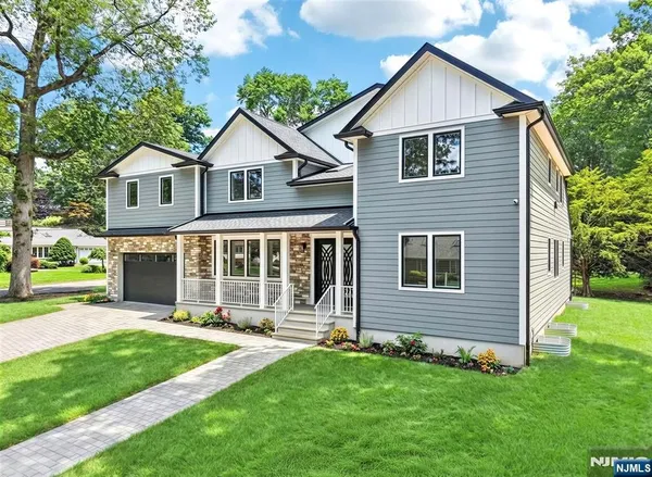 $1,995,000 | 492 Oaktree Road, Oradell, NJ 07649