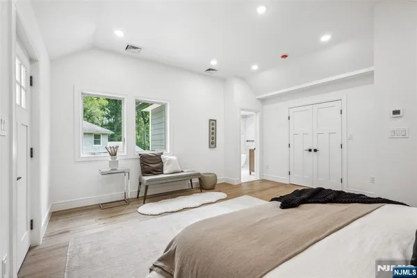 $1,995,000 | 492 Oaktree Road, Oradell, NJ 07649