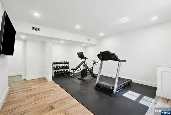 $1,995,000 | 492 Oaktree Road, Oradell, NJ 07649