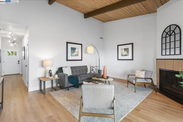 $540,000 | 19100 Crest Avenue, Unit 30, Castro Valley, CA 94546