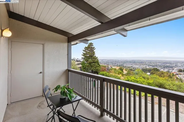 $540,000 | 19100 Crest Avenue, Unit 30, Castro Valley, CA 94546