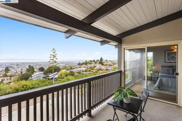 $540,000 | 19100 Crest Avenue, Unit 30, Castro Valley, CA 94546