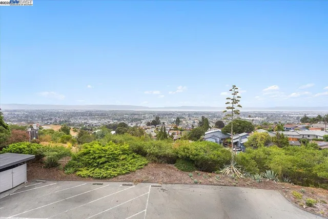 $540,000 | 19100 Crest Avenue, Unit 30, Castro Valley, CA 94546