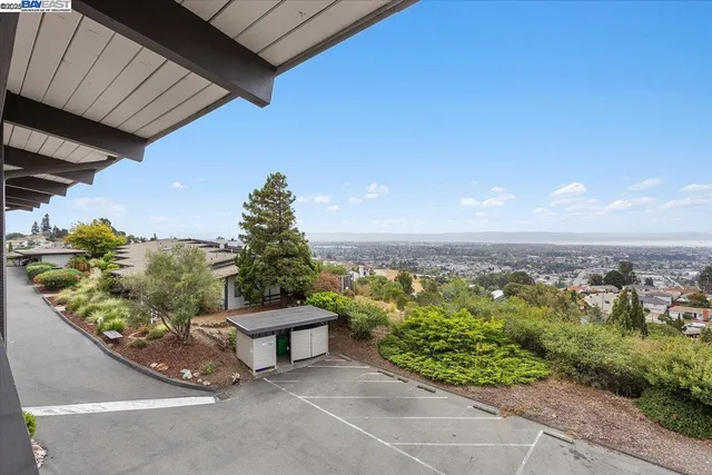 $540,000 | 19100 Crest Avenue, Unit 30, Castro Valley, CA 94546