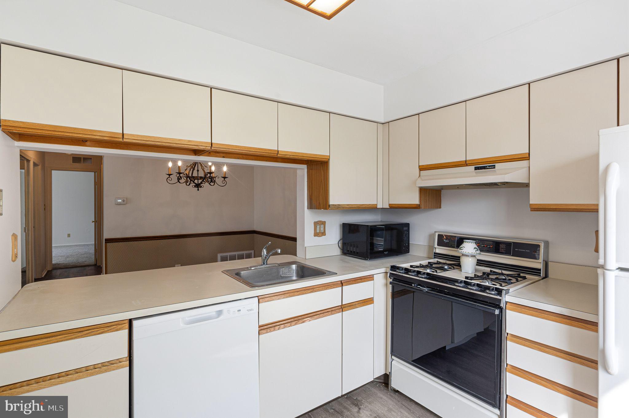 1404B Denham Court Mount Laurel, NJ 08054 - Photo 11 of 27