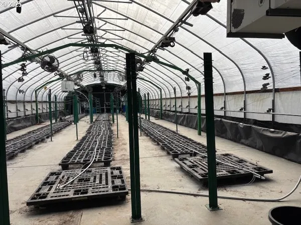 $875,000 | 30725 South Wall Street, Colton, OR 97017