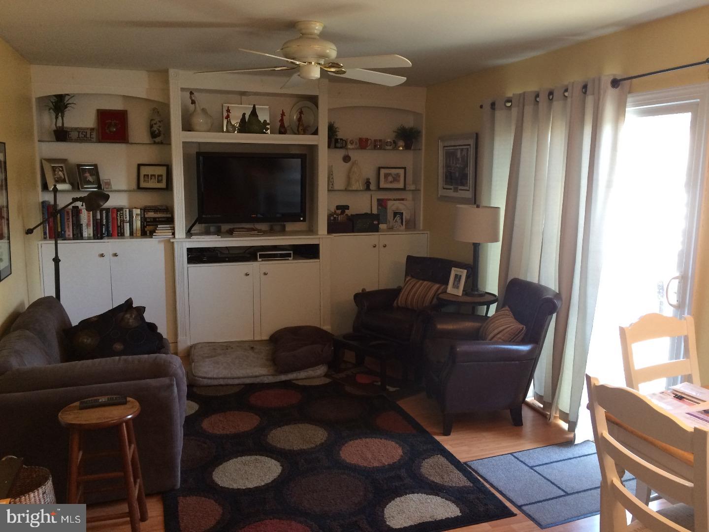 14 Dorado Road Clementon, NJ 08021 - Photo 5 of 6 Family Room