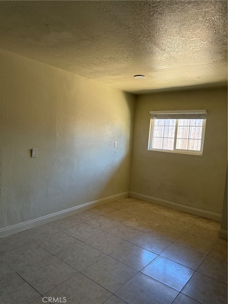 20930 Lone Eagle Road, Unit 2 Apple Valley, CA 92308 - Photo 12 of 15